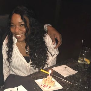 Meet your Posher, Dominique